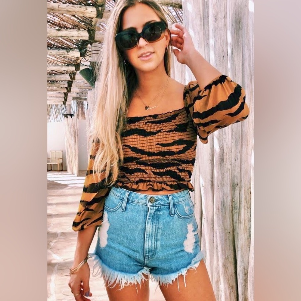 New SHOW ME YOUR MUMU Minny Smocked Puff Sleeve Top in Great Tiger Print